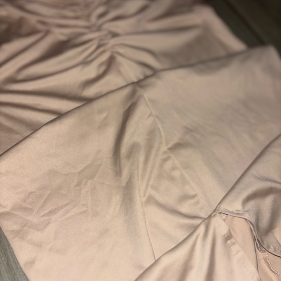 Elegant Cream Ruched Women's Skirt - Picture 4 of 4